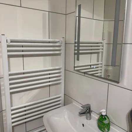 アパート Monteurwohnung Fuer 1-2 Personen Naehe Heidelberg Mannheim *