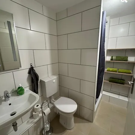 Monteurwohnung Fuer 1-2 Personen Naehe Heidelberg Mannheim アパート Birkenau